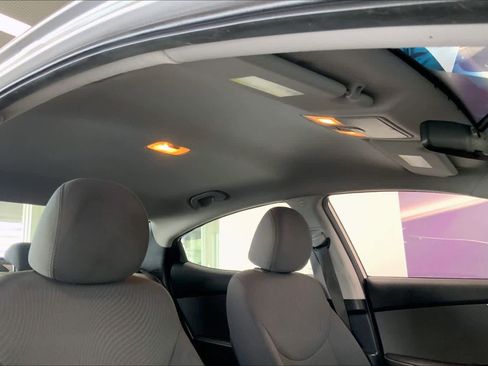 Used 2016 Hyundai Elantra SE image 27