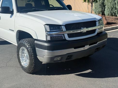Used 2003 Chevrolet Silverado 2500 LS AWD/4WD image 3