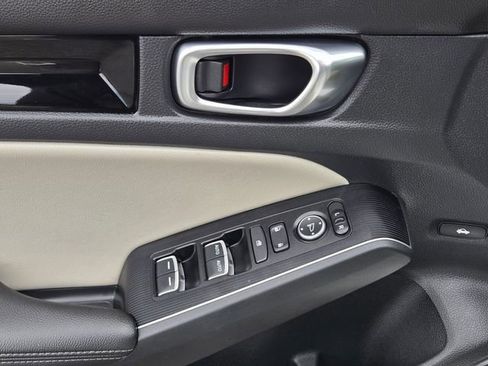 Used 2023 Honda Civic Touring image 17