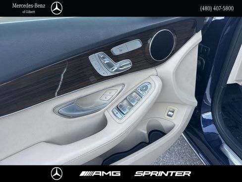 Used 2018 Mercedes-Benz C 300 4MATIC Sedan image 11