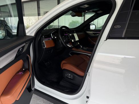 Used 2024 Jaguar F-PACE R-Dynamic S image 5