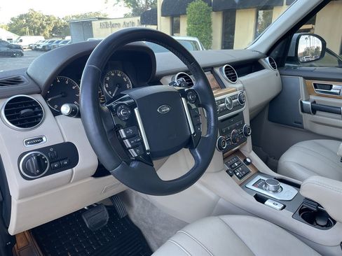 Used 2016 Land Rover LR4 HSE AWD/4WD image 14