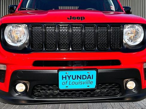 Used 2023 Jeep Renegade Altitude AWD/4WD image 30