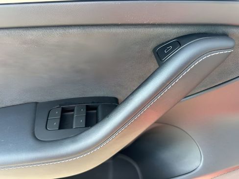 Used 2023 Tesla Model 3 Performance image 27
