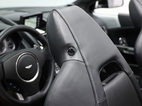 Used 2015 Aston Martin DB9 Volante RWD image 53
