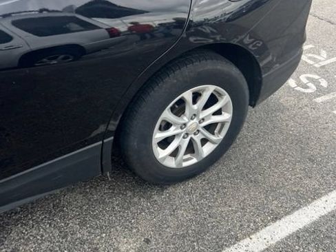 Used 2019 Chevrolet Equinox LT FWD image 5