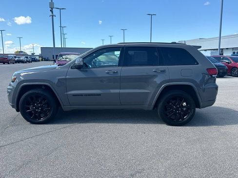 Used 2021 Jeep Grand Cherokee Laredo X AWD/4WD image 31