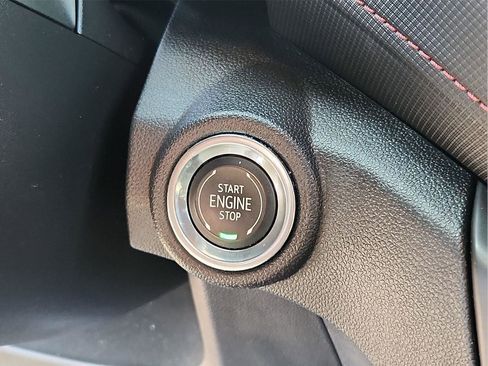 Used 2021 Chevrolet TrailBlazer RS w/ Technology Package image 25