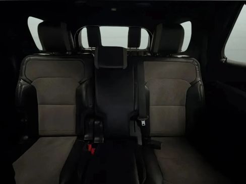 Used 2017 Ford Explorer XLT w/ Equipment Group 202A FWD image 20