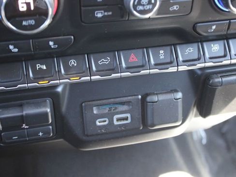 Used 2019 Chevrolet Silverado 1500 LT w/ All-Star Edition AWD/4WD image 10