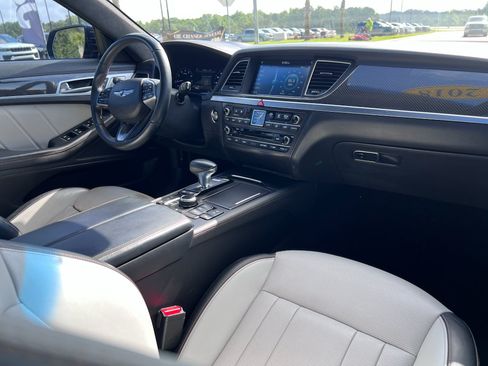 Used 2018 Genesis G80 3.3T Sport RWD image 12