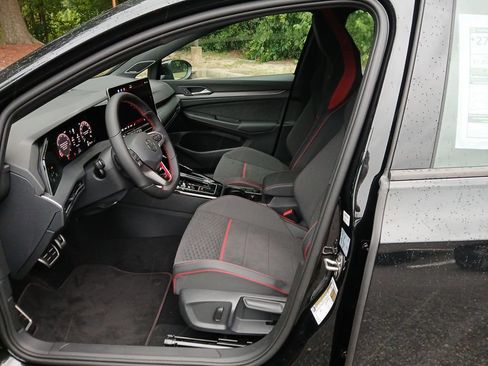 New 2026 Volkswagen GTI SE FWD image 9