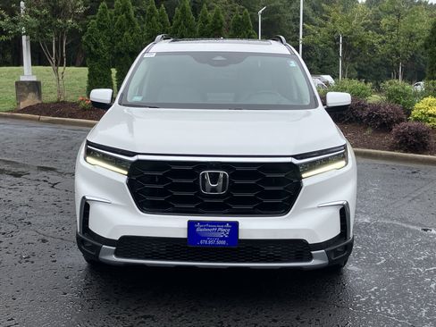 Certified 2023 Honda Pilot Elite image 3