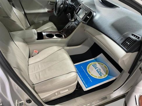 Used 2010 Toyota Venza AWD w/ Premium Pkg #2 image 18