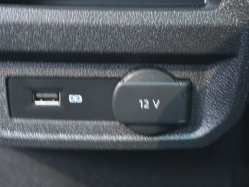 Used 2018 Volkswagen Tiguan SEL w/ 3rd Row Seat Package image 18