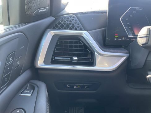 Used 2024 BMW X5 sDrive40i image 13