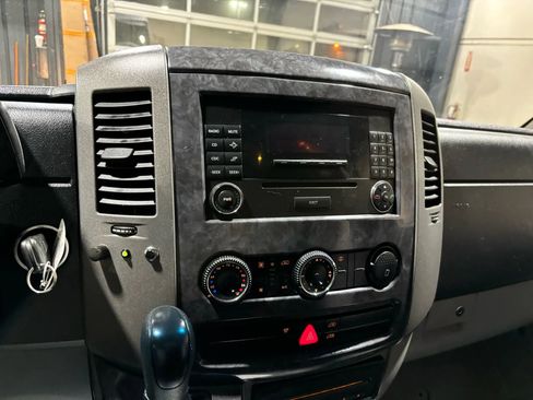 Used 2008 Freightliner Sprinter 3500 image 46