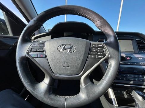 Used 2016 Hyundai Sonata Limited w/ Option Group 05 FWD image 12
