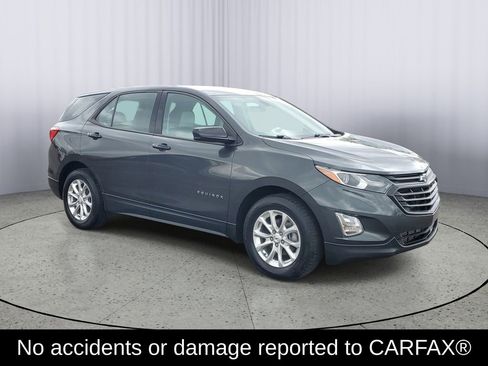 Used 2019 Chevrolet Equinox LS FWD image 2