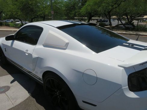 Used 2010 Ford Mustang Shelby GT500 RWD image 7
