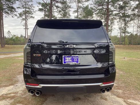 New 2025 Chevrolet Suburban Premier RWD image 3