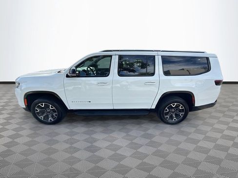 Used 2024 Jeep Wagoneer L Series III w/ Flexible Seating Group image 5