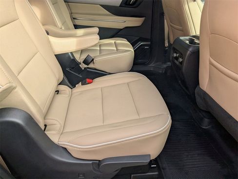 Used 2025 Buick Enclave Preferred w/ Power Package image 26