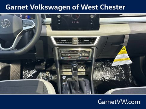 New 2026 Volkswagen Taos SE AWD/4WD image 22