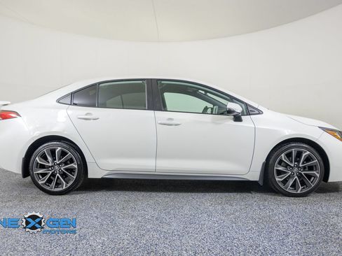 Used 2021 Toyota Corolla SE w/ Carpet Mat Package (TMS) FWD image 8