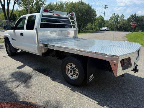 Used 2006 GMC Sierra 2500 SLE w/ Heavy-Duty Power Package AWD/4WD image 13