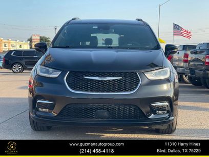 Used 2022 Chrysler Pacifica Touring
