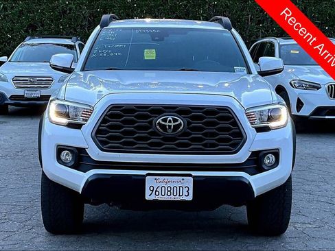 Used 2021 Toyota Tacoma TRD Off-Road w/ Technology Package image 2
