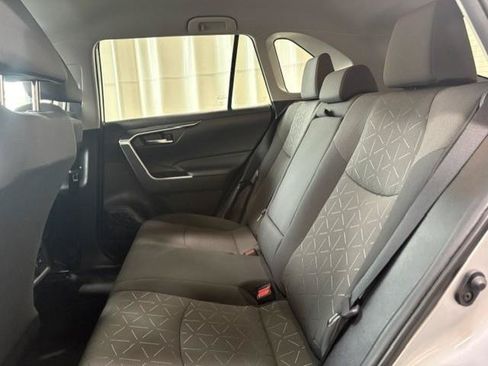 Used 2021 Toyota RAV4 XLE AWD/4WD image 6