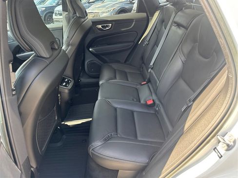 Used 2022 Volvo XC60 B6 Inscription w/ Advanced Package image 20