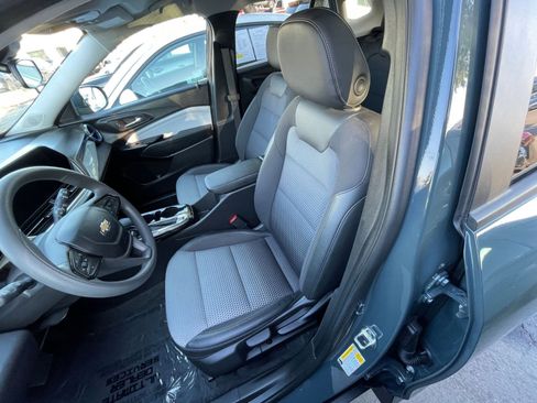 Used 2025 Chevrolet Trax LT image 37