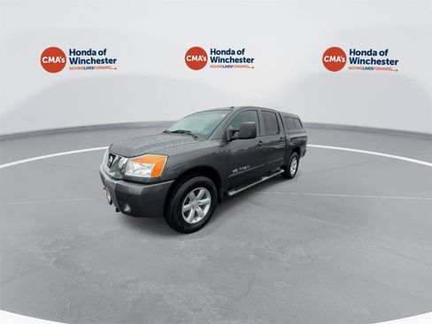 Used 2010 Nissan Titan SE w/ SE Value Truck Pkg AWD/4WD image 4