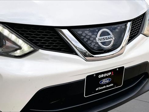 Used 2018 Nissan Rogue Sport SV w/ SV Technology Package AWD/4WD image 30