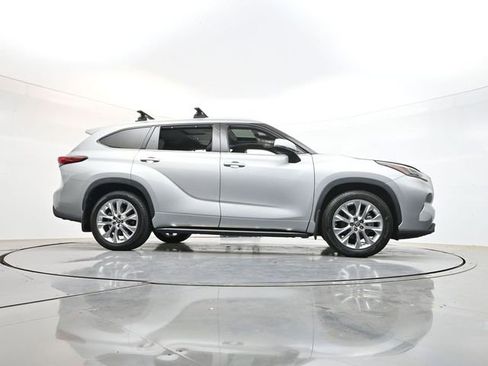 Used 2021 Toyota Highlander Limited AWD/4WD image 47