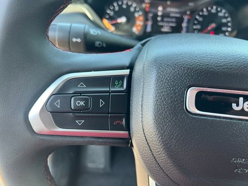 Used 2025 Jeep Compass Trailhawk AWD/4WD image 40