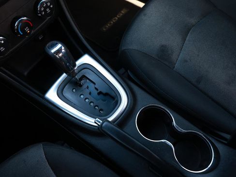 Used 2014 Dodge Avenger SE FWD image 31