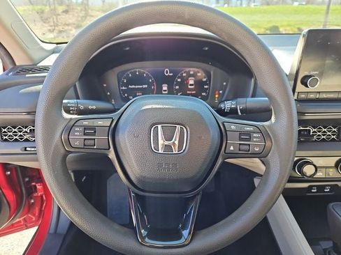 Used 2025 Honda Accord LX image 29