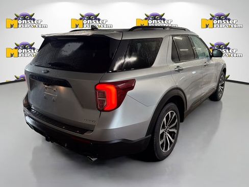 Used 2024 Ford Explorer ST-Line w/ Class IV Trailer Tow Package AWD/4WD image 4