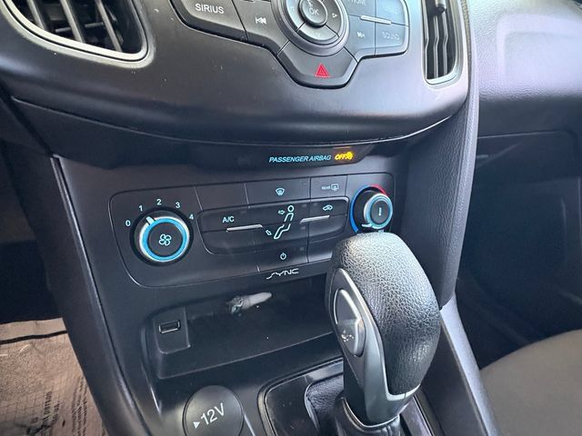 Used 2018 Ford Focus SE FWD image 21