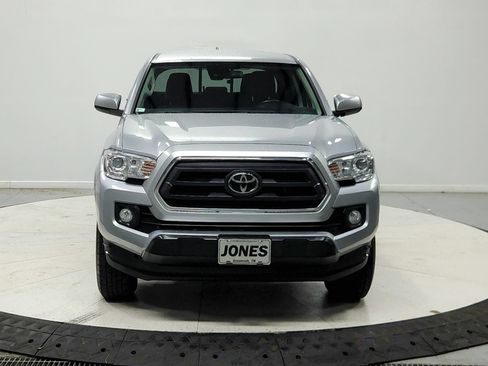 Used 2022 Toyota Tacoma SR5 RWD image 3
