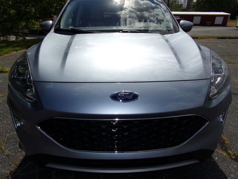 Used 2022 Ford Escape SEL w/ Technology Package AWD/4WD image 3
