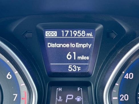Used 2013 Hyundai Elantra GT w/ Touch & Go Pkg FWD image 12