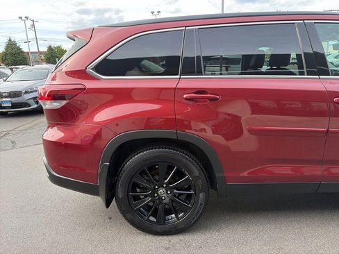 Used 2019 Toyota Highlander SE AWD/4WD image 7