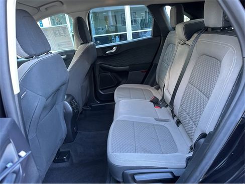 Used 2020 Ford Escape SE image 17