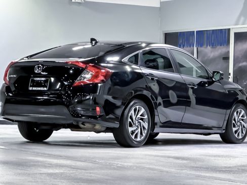 Used 2017 Honda Civic EX image 9