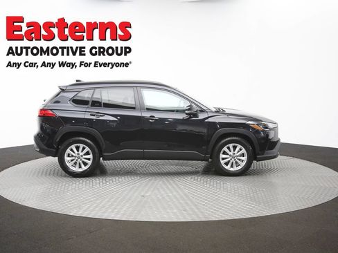 Used 2025 Toyota Corolla Cross LE FWD image 43